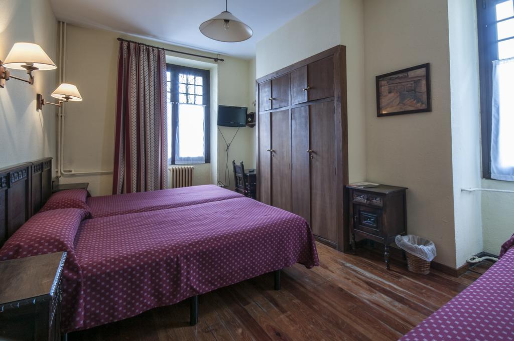 Hostal Ayestaran II Lekunberri Eksteriør billede